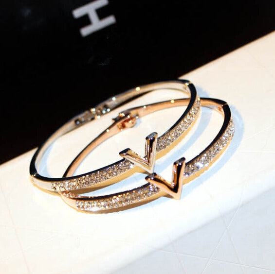 Simple And Atmospheric Water Diamond Inlaid Letter Temperament Bracelet