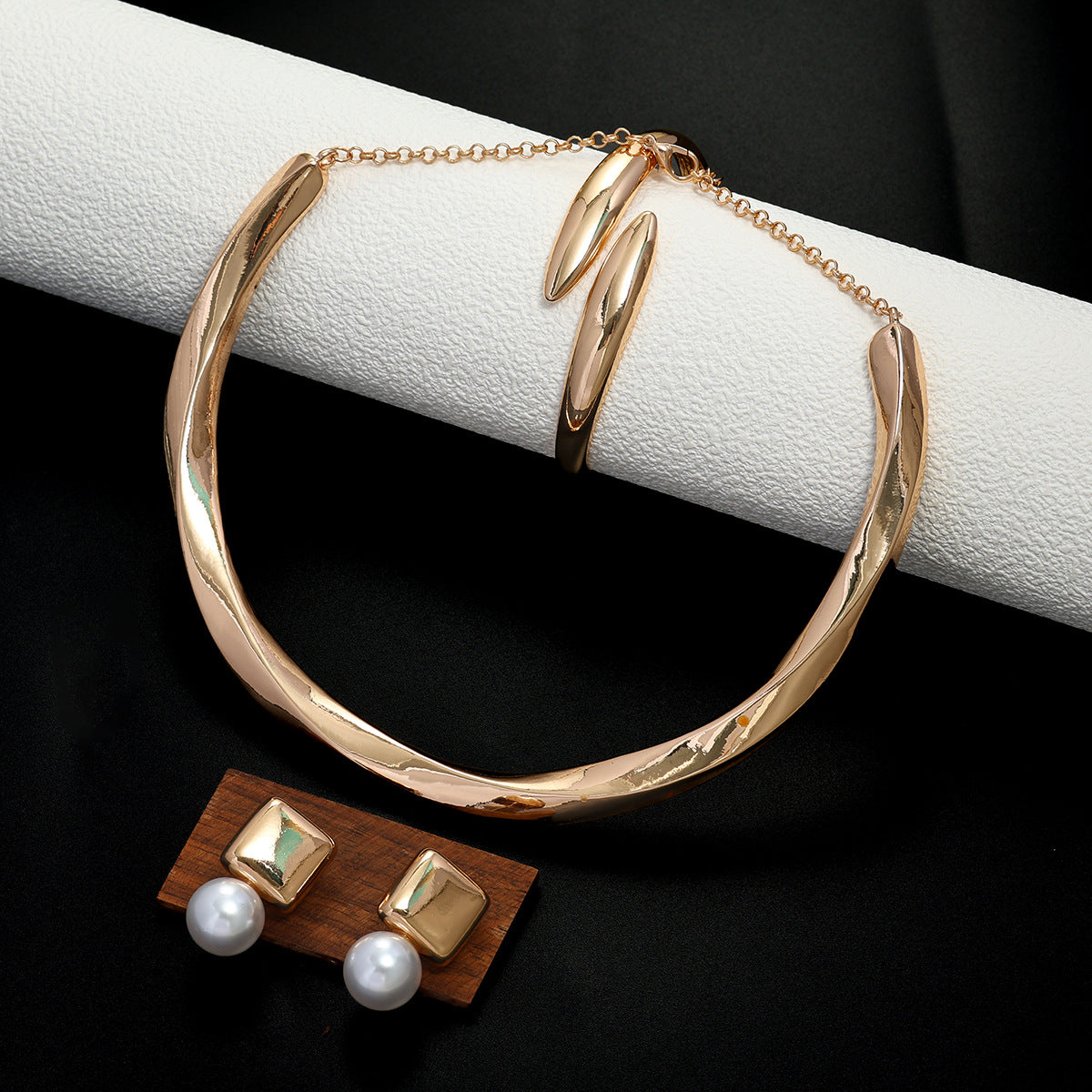 Women's Statement Necklace Geometric Wave Design Pearl Earrings And Bracelet