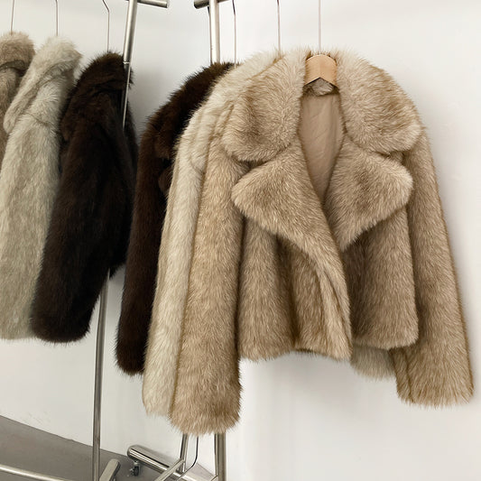 Stylish Short Winter Coat With A Suit Collar And Faux Fur Trim