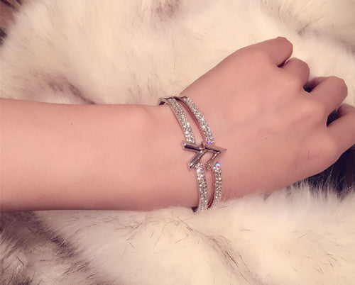 Simple And Atmospheric Water Diamond Inlaid Letter Temperament Bracelet