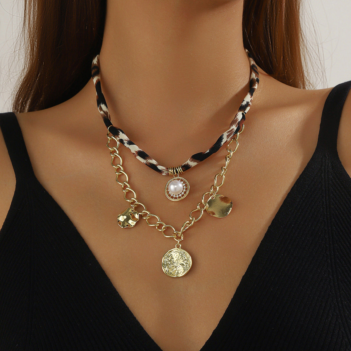 Retro High-End Leopard Print Scarf Necklace