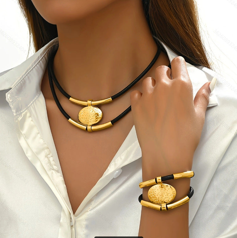 Womens Retro-Style Silver Oval Pendant Necklace And Bracelet Set