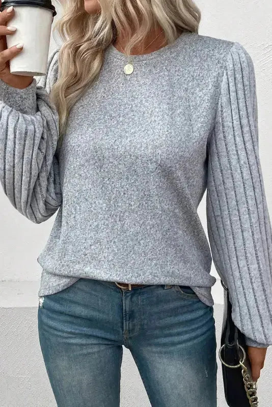 Gray Ribbed Splicing Sleeve Round Neck T-shirt-4