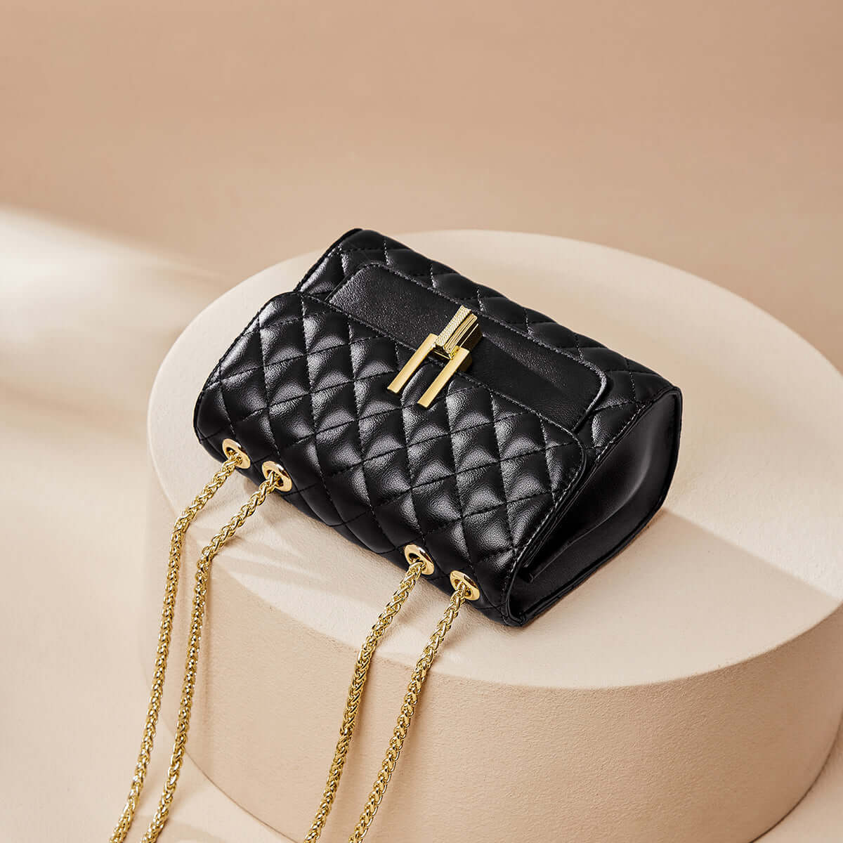 Pochette avec chaîne